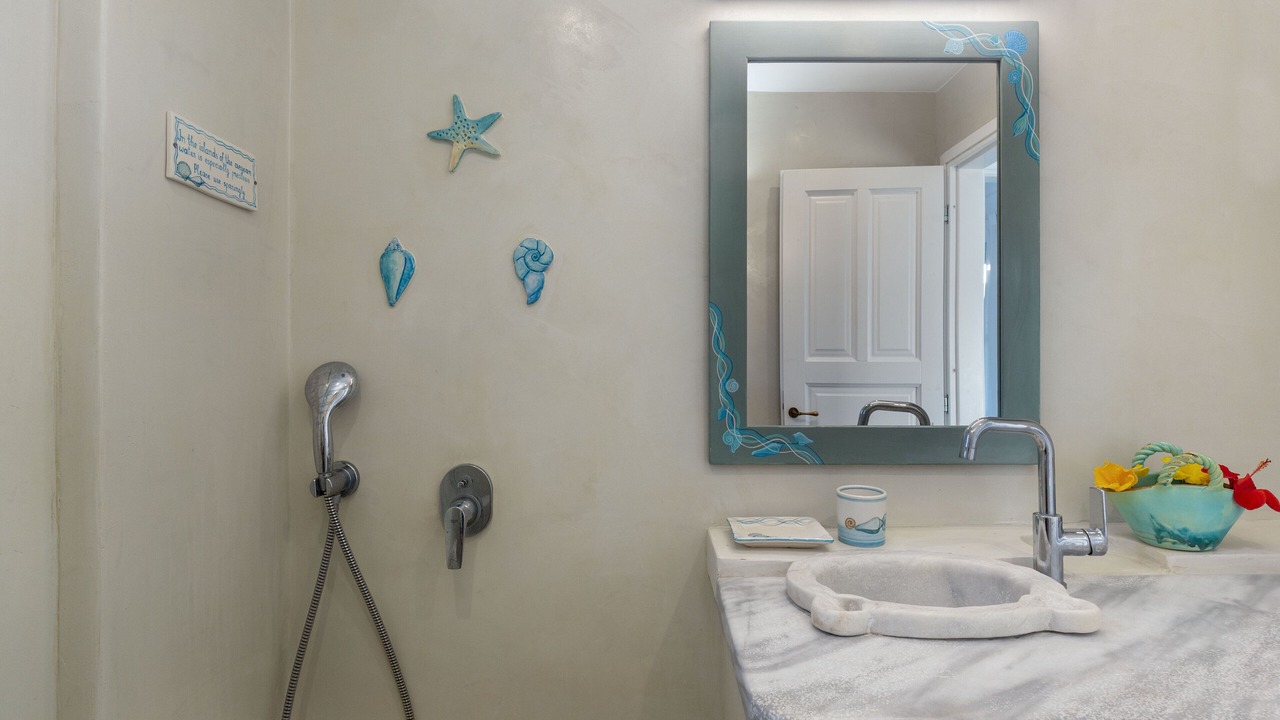 Photo of Bathroom in Ios