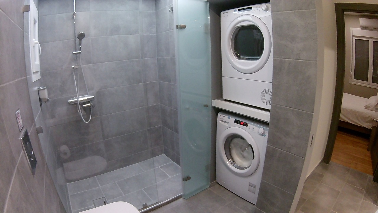 Photo of Bathroom in Ampelokipoi