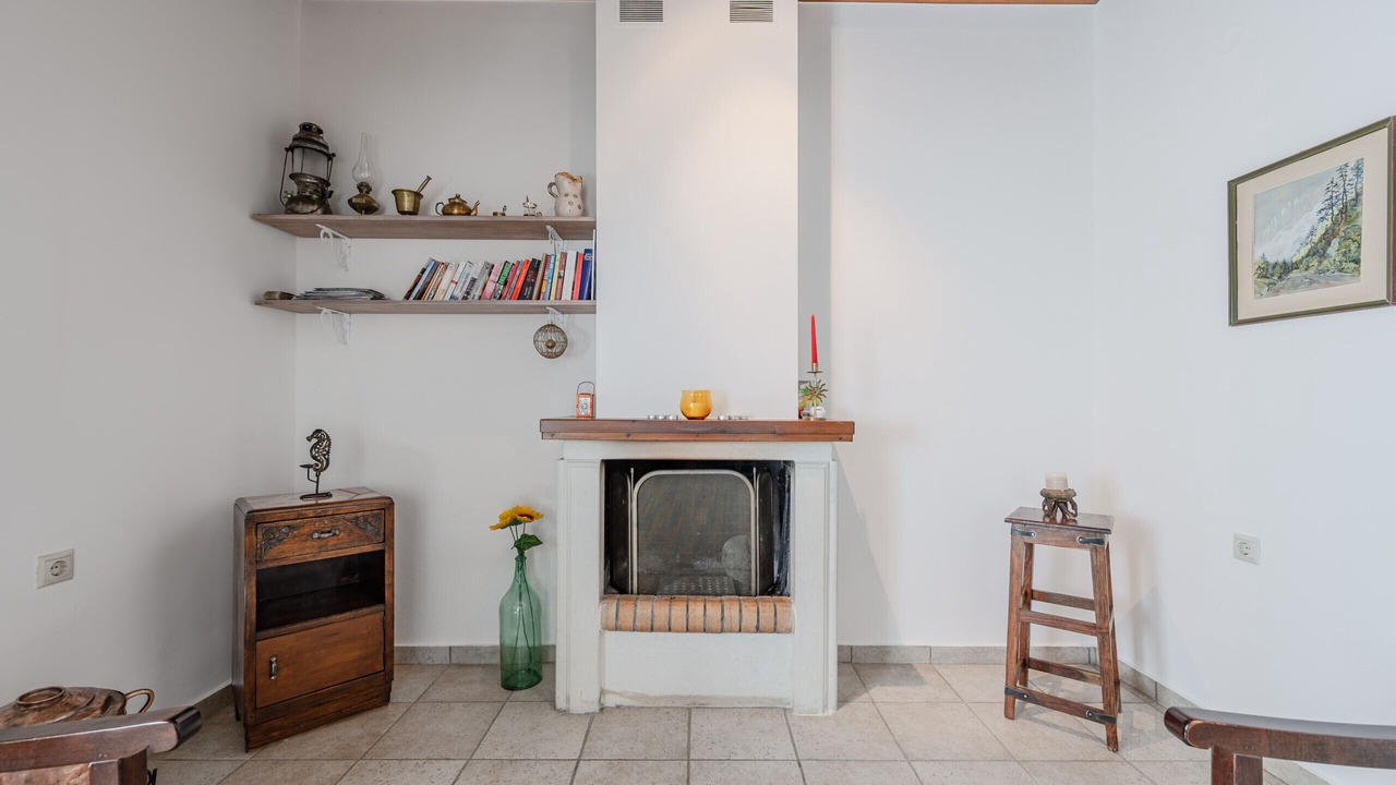 Photo of Livingroom in Douliana