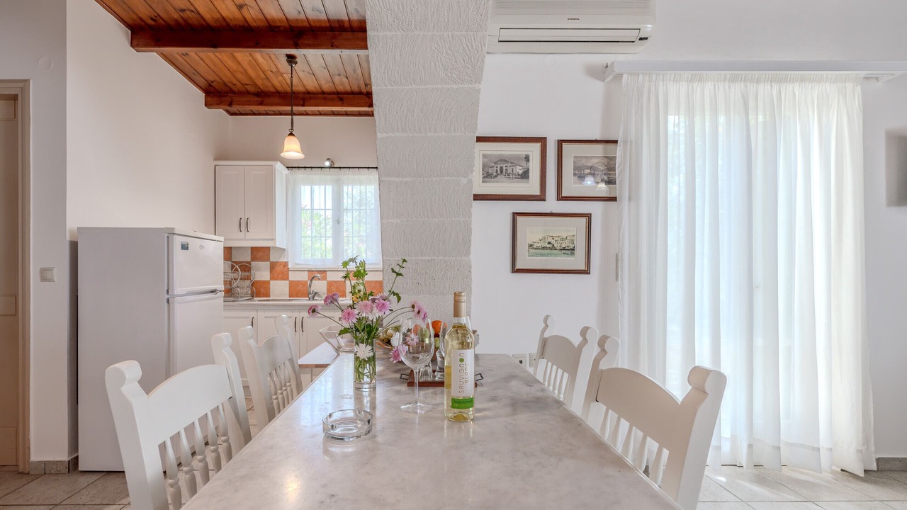 Photo of Livingroom in Douliana