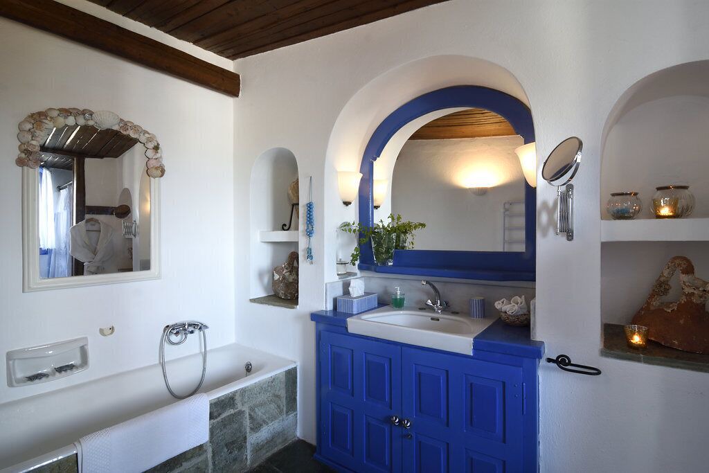 Photo of Bathroom in Pella Region