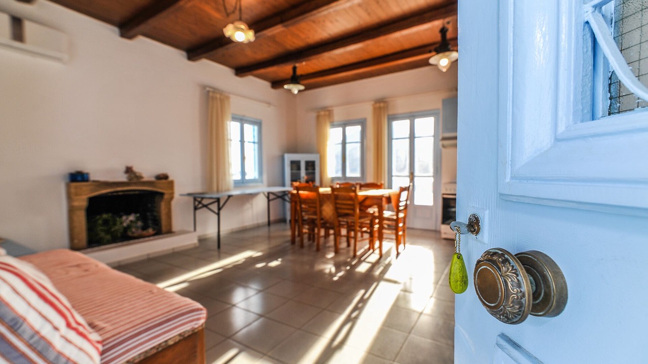 Photo of Livingroom in Minoa Pediada