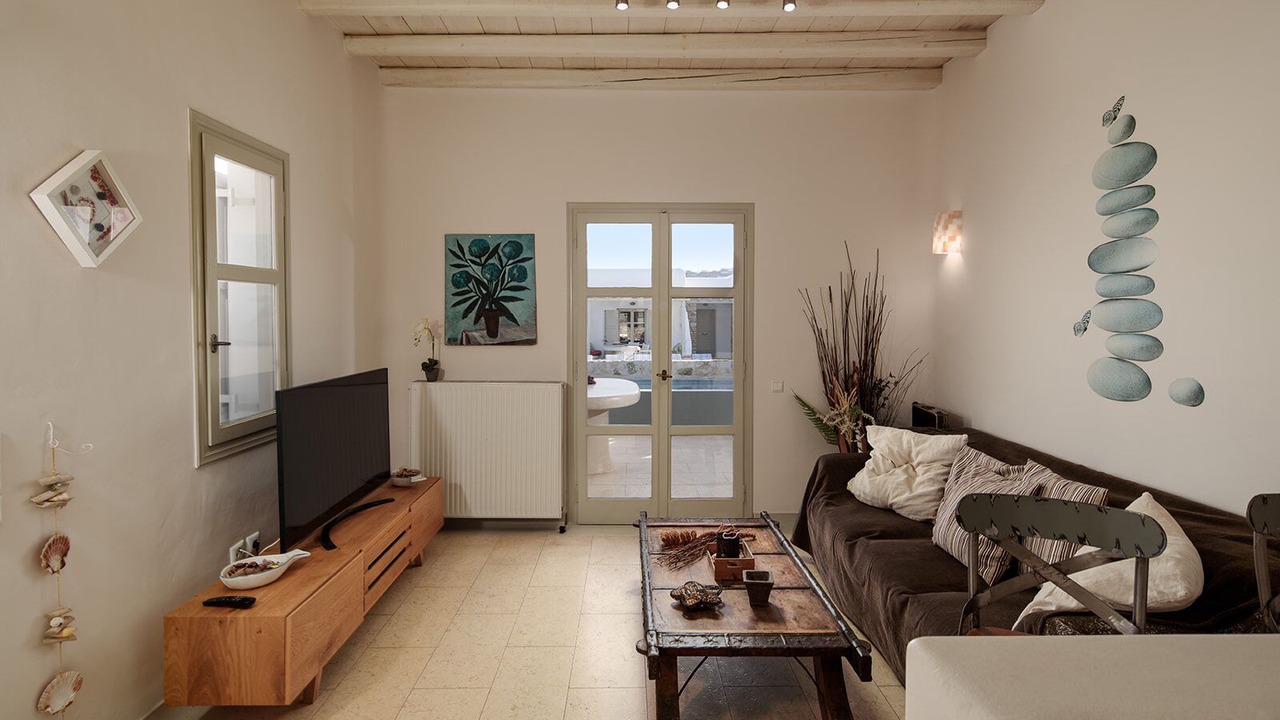 Photo of Livingroom in Ornos