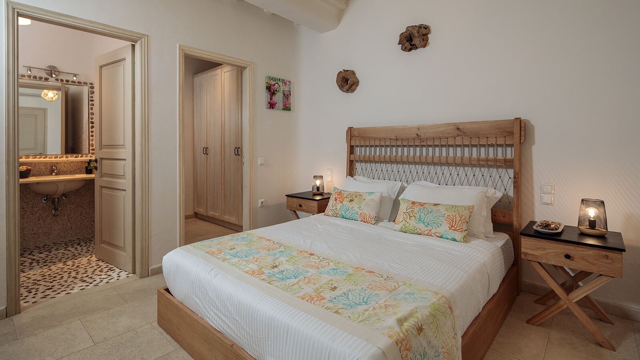 Photo of Bedroom in Ornos