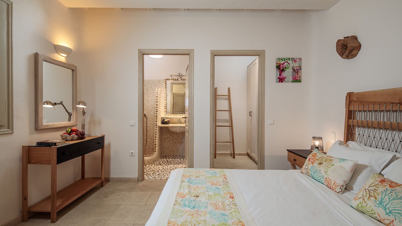 Photo of Bedroom in Ornos