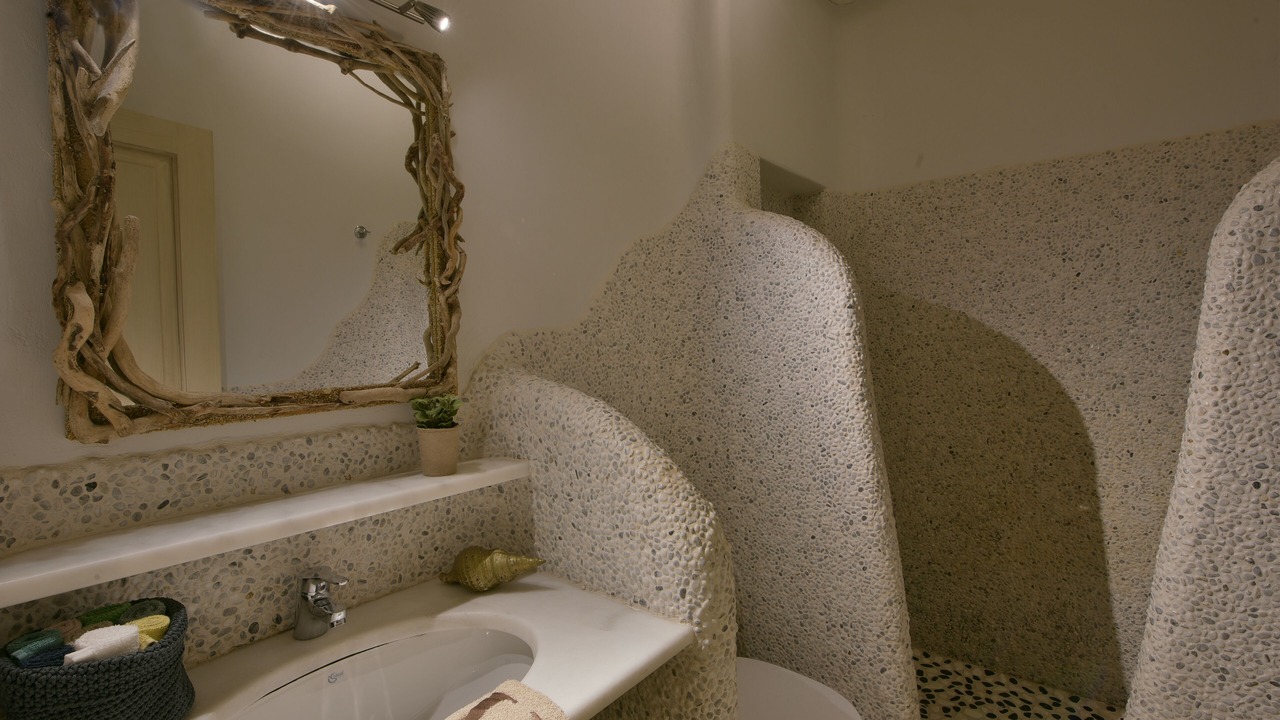 Photo of Bathroom in Ornos