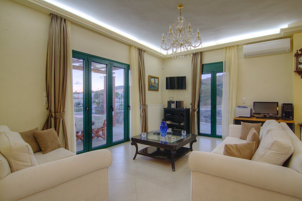 Photo of Livingroom in Kato Valsamonero