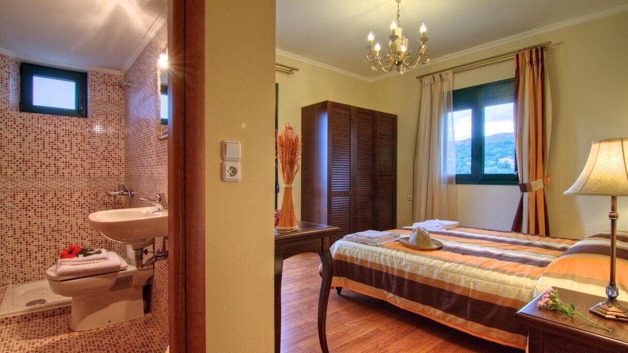 Photo of Bathroom in Kato Valsamonero