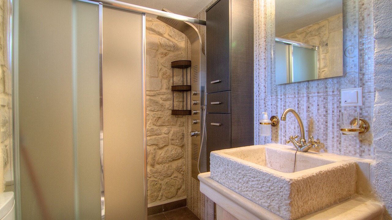 Photo of Bathroom in Prines