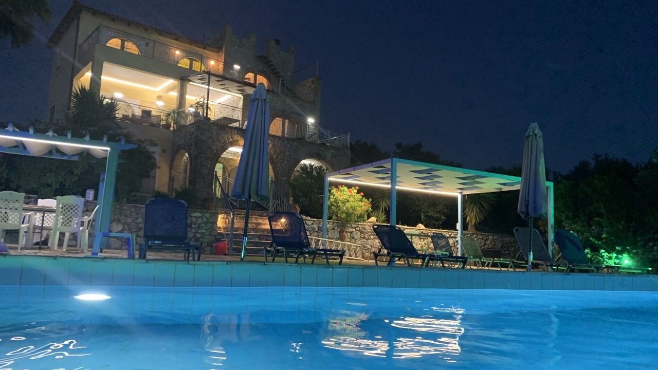 Photo of Outdoor in Avia