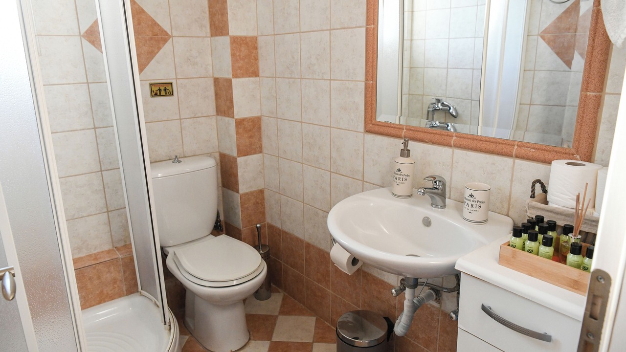 Photo of Bathroom in Vrahati