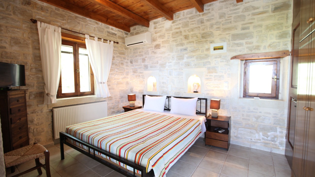 Photo of Bedroom in Atsipópoulon
