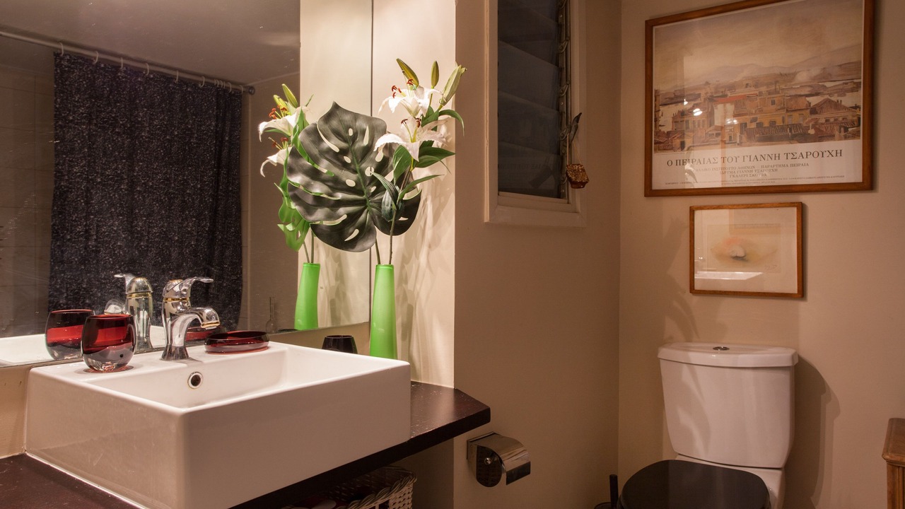 Photo of Bathroom in Exarhia
