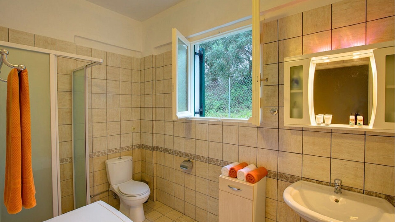Photo of Bathroom in Lakka