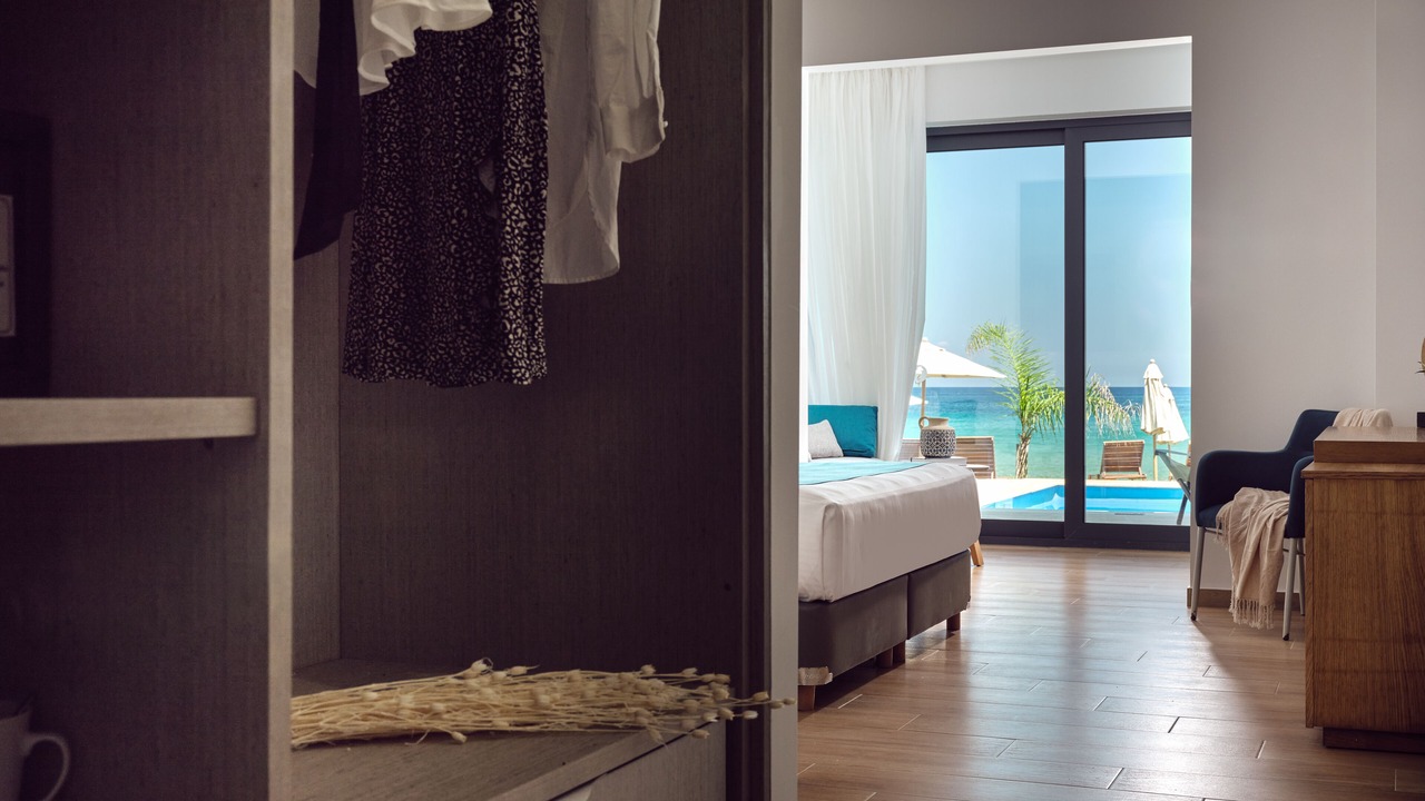 Photo of Bedroom in Neromilos