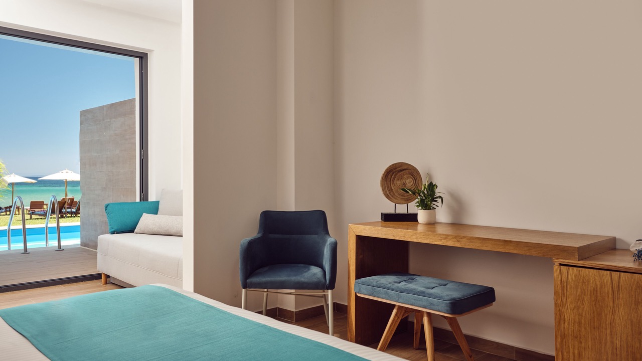 Photo of Bedroom in Neromilos