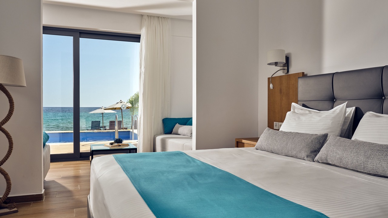 Photo of Bedroom in Neromilos