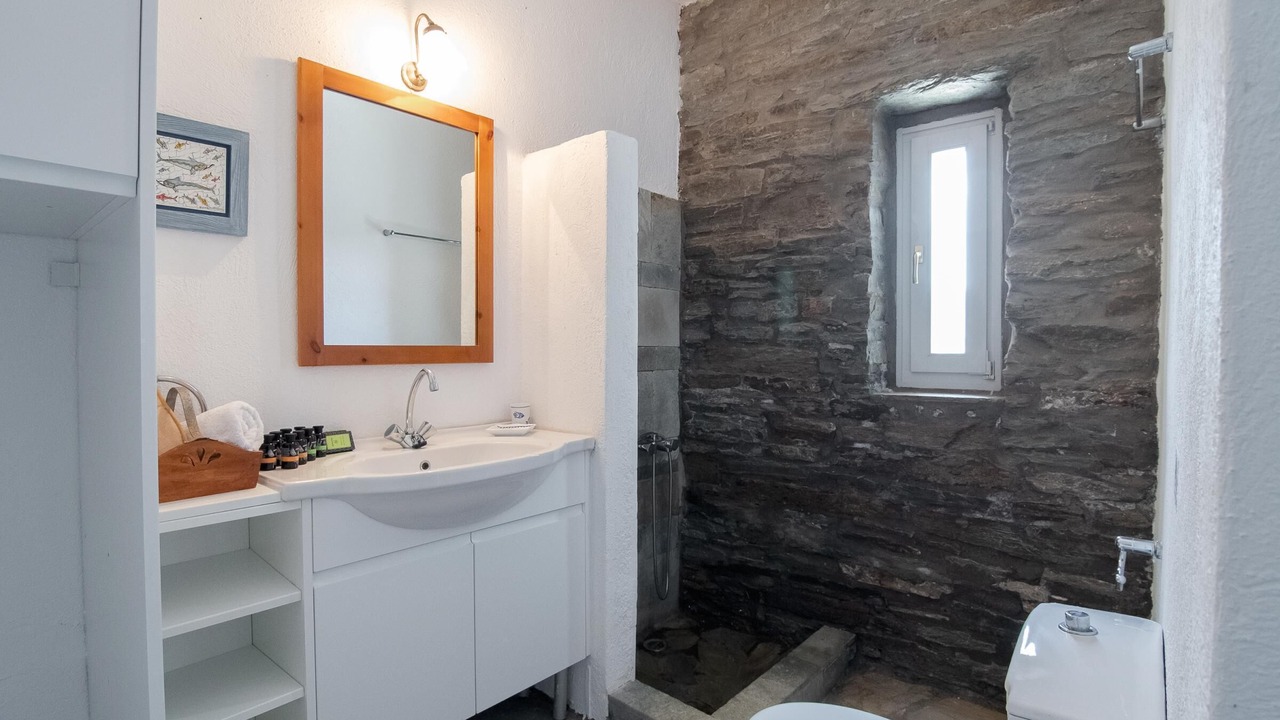 Photo of Bathroom in Koundouros