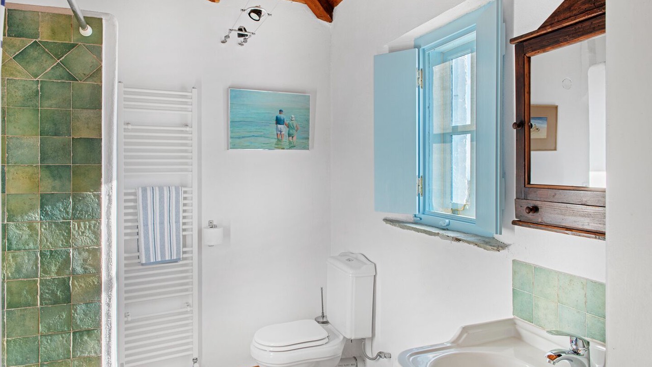 Photo of Bathroom in Tiros