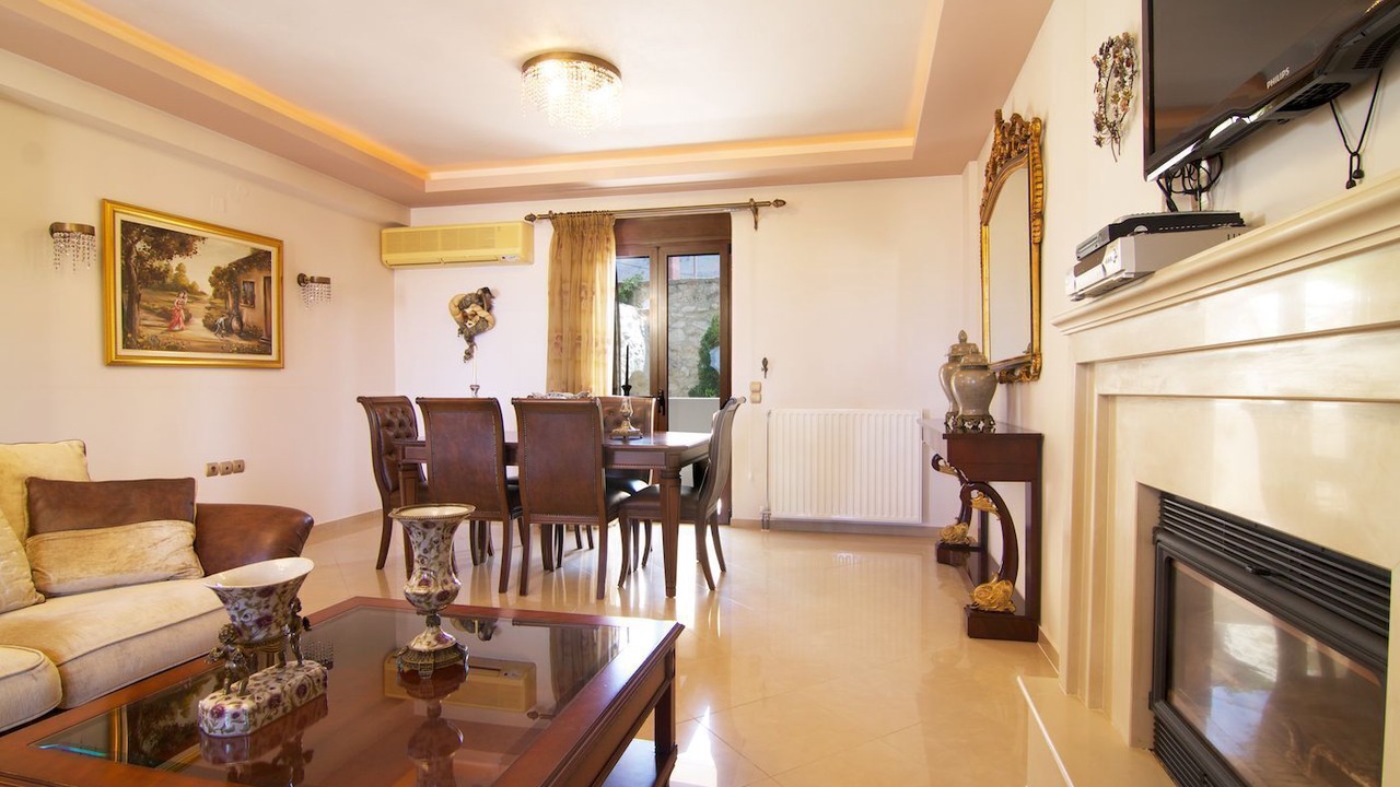 Photo of Livingroom in Roussospiti