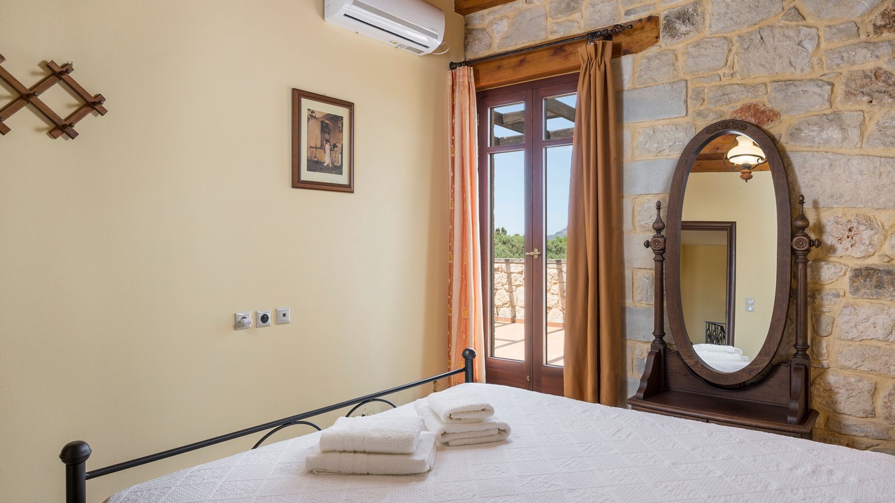 Photo of Bedroom in Limeniskos