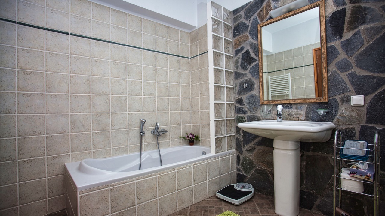 Photo of Bathroom in Likotinarea
