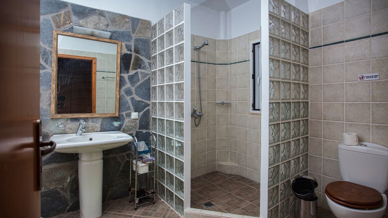Photo of Bathroom in Likotinarea