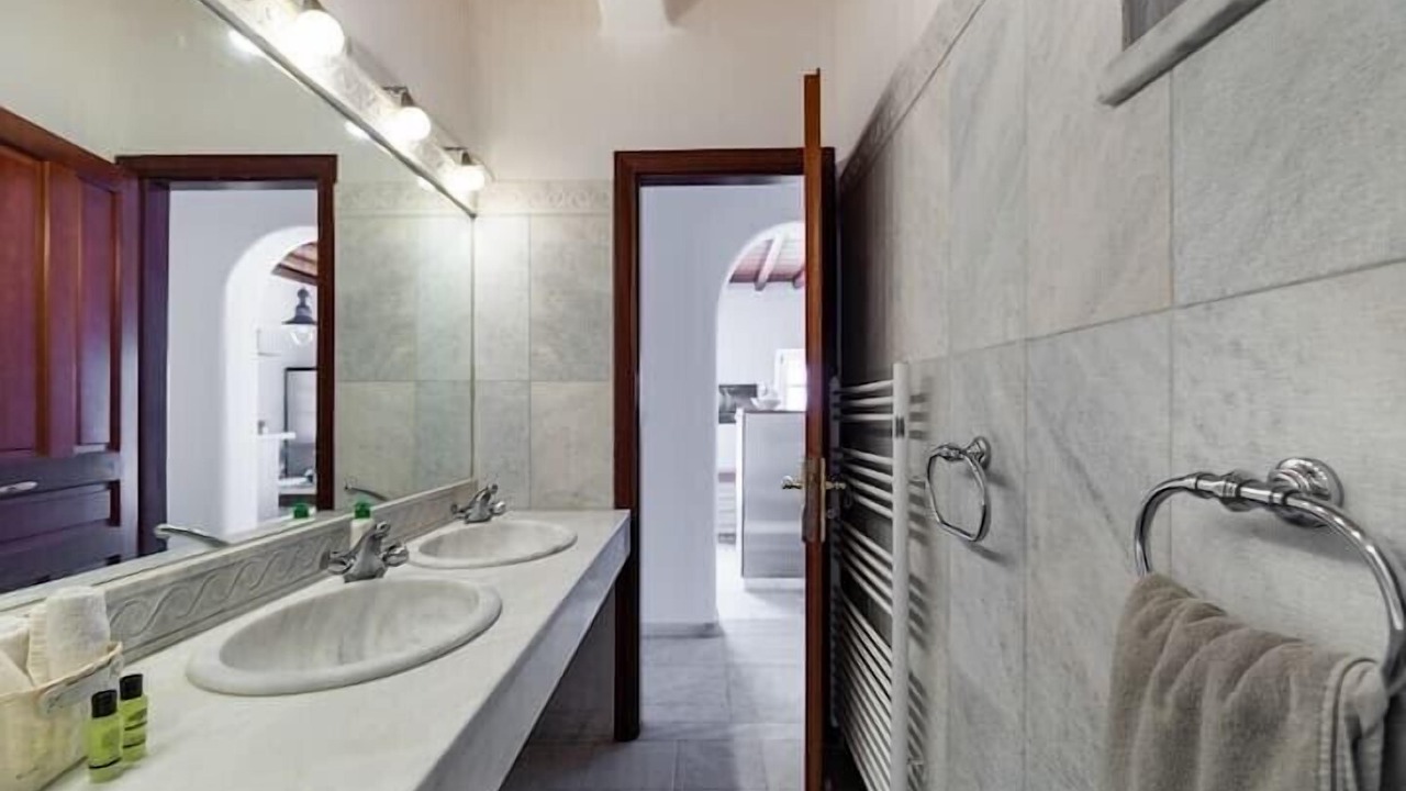 Photo of Bathroom in Ano Mera