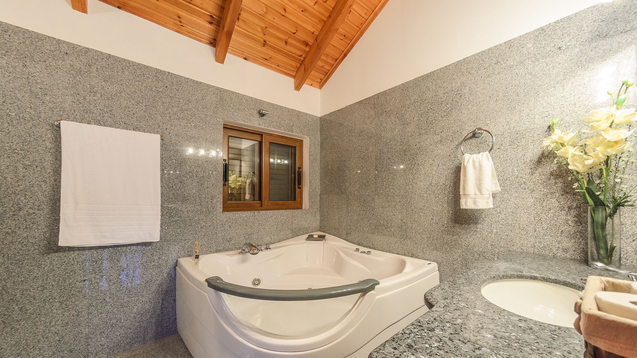 Photo of Bathroom in Alikanas
