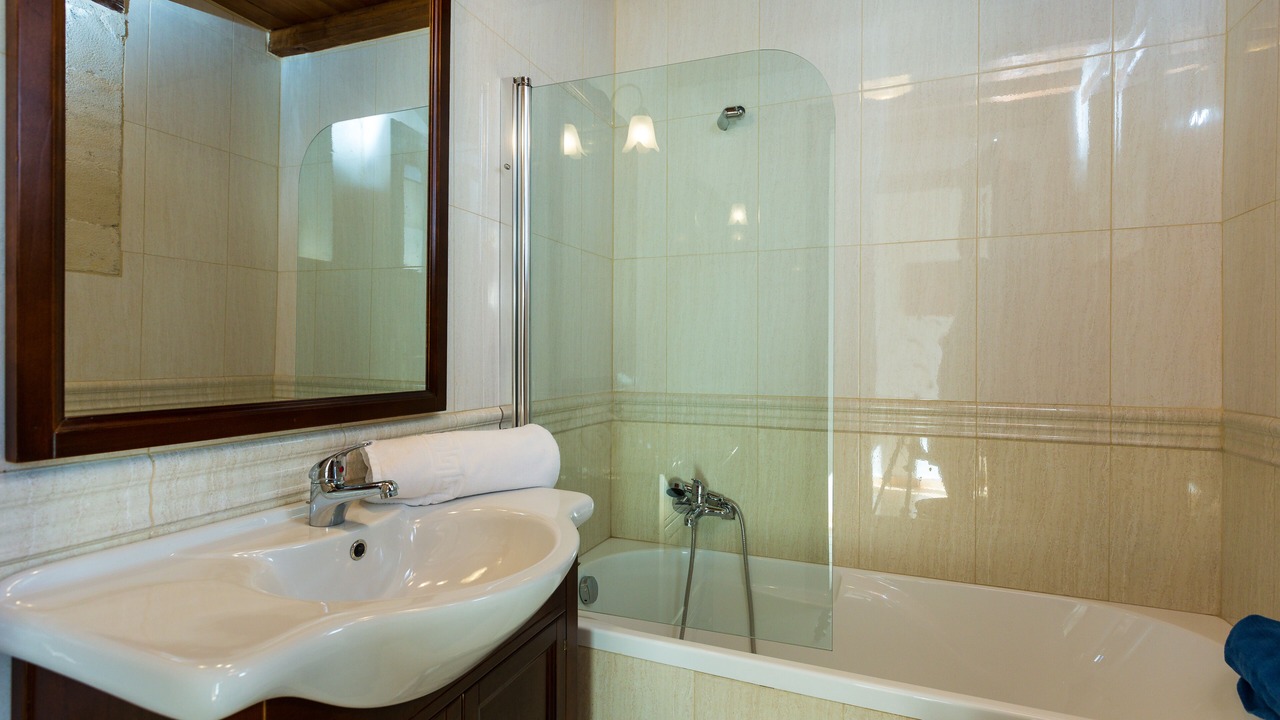 Photo of Bathroom in Lefkogeia