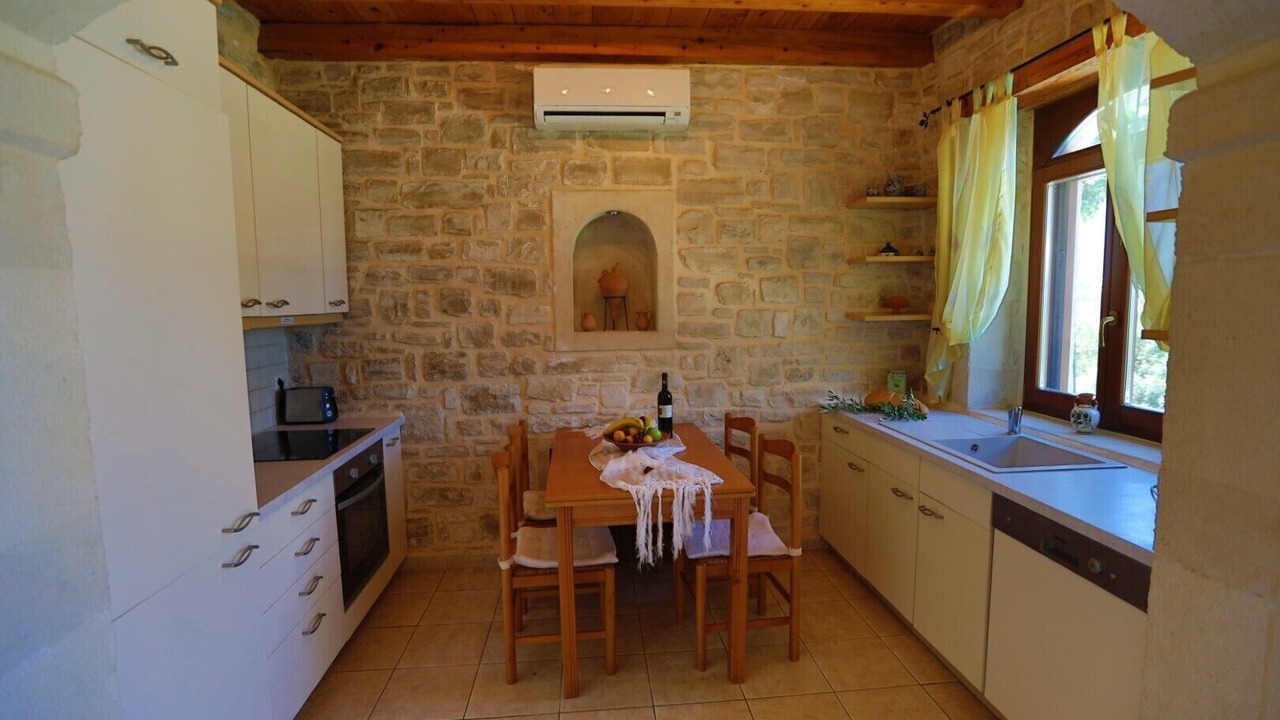 Photo of Kitchen in Atsipópoulon