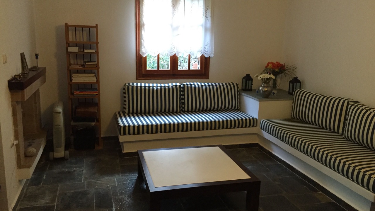 Photo of Livingroom in Pitrofos