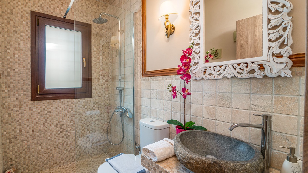 Photo of Bathroom in Apolpaina