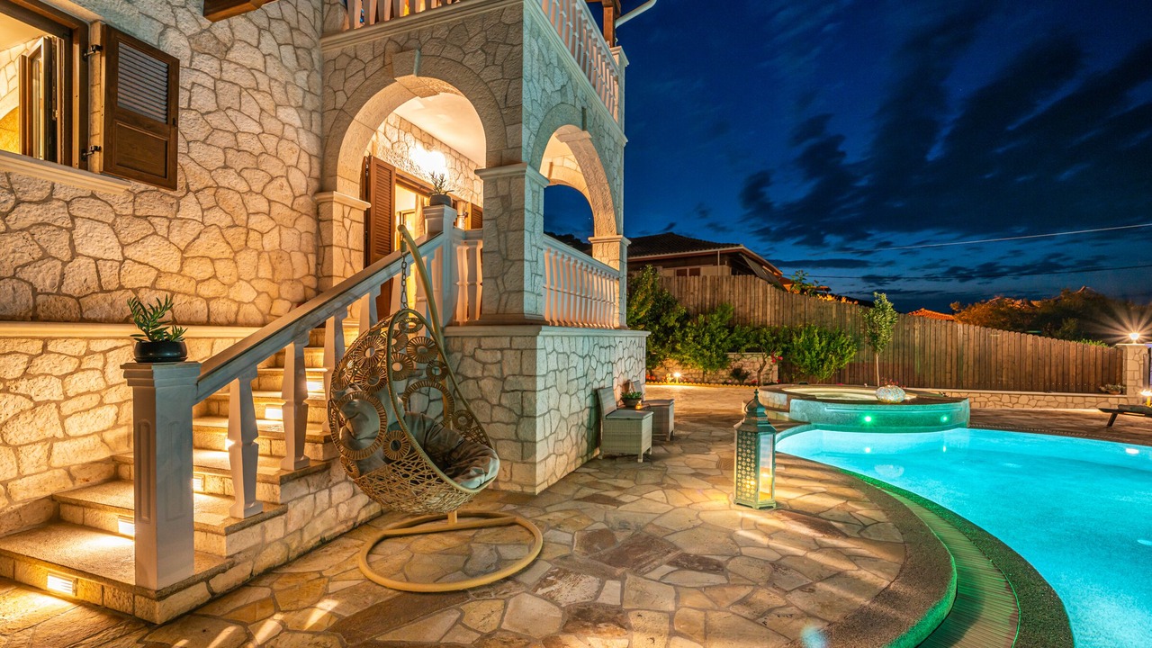 Photo of Outdoor in Apolpaina