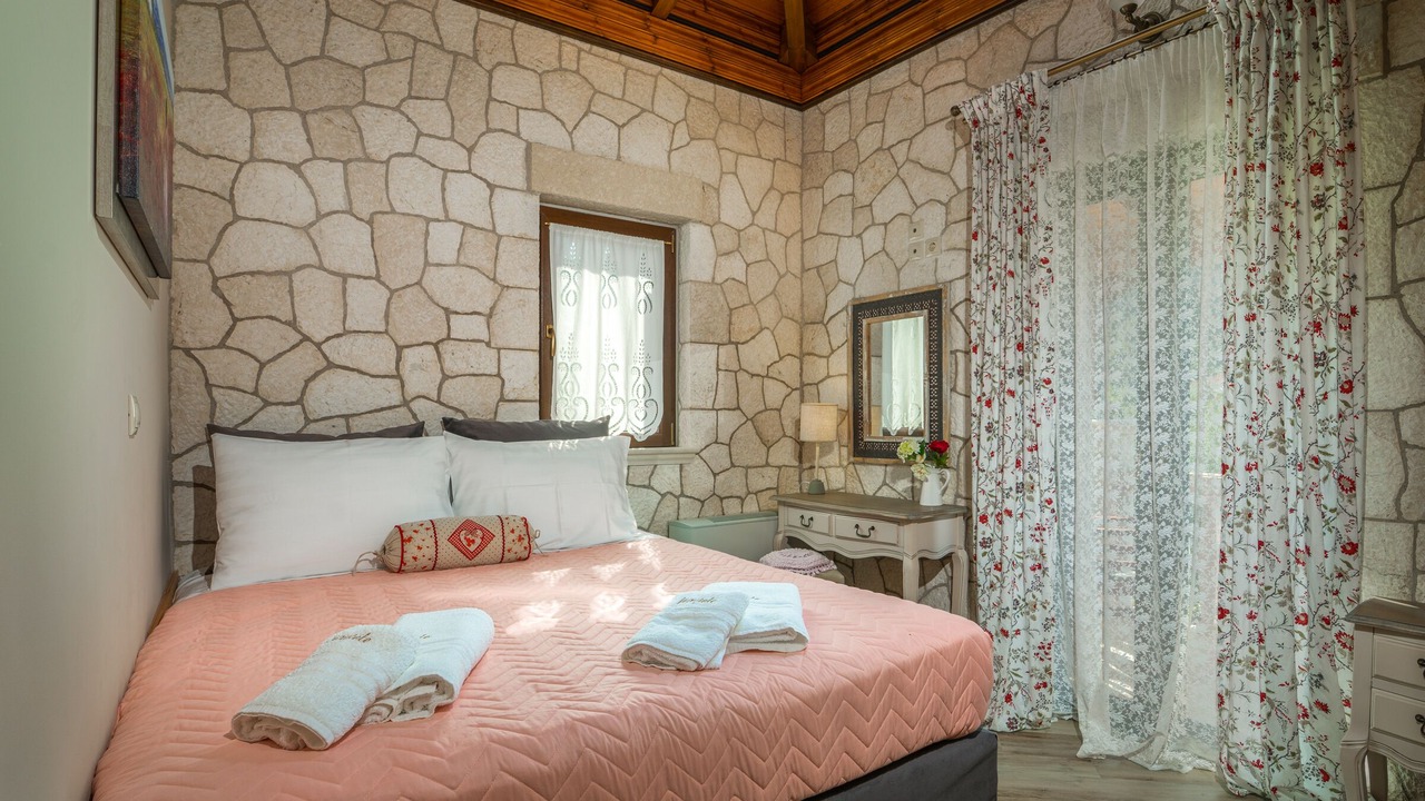 Photo of Bedroom in Apolpaina