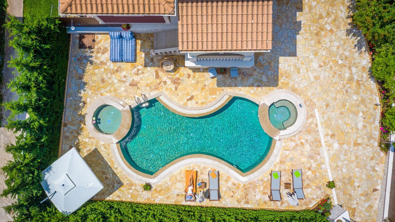 Photo of Outdoor in Apolpaina