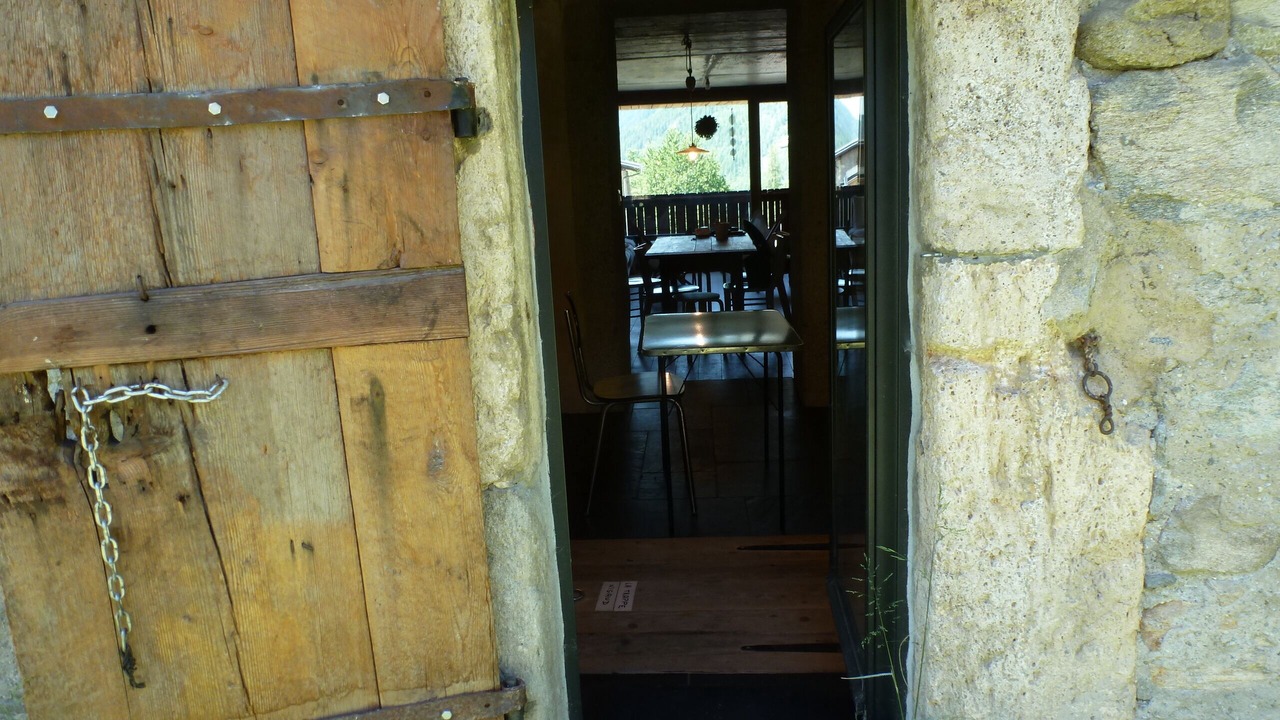 Photo of Outdoor in Le Tour