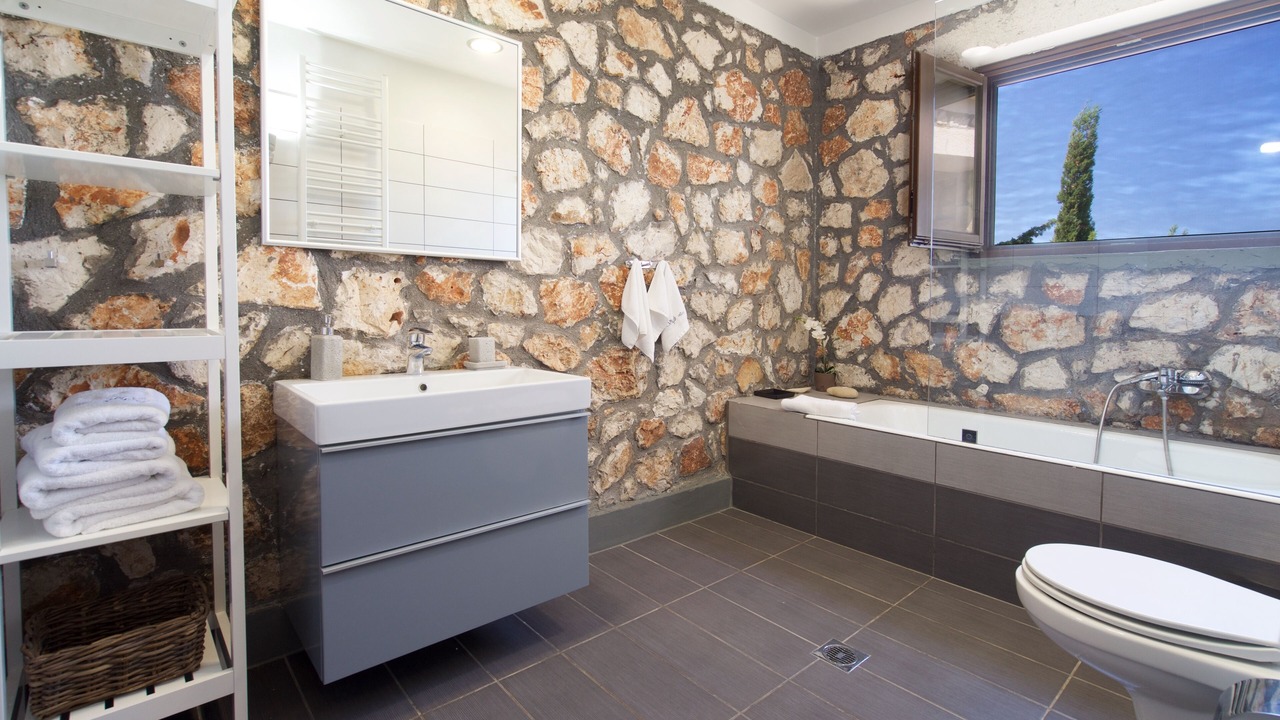 Photo of Bathroom in Erisos