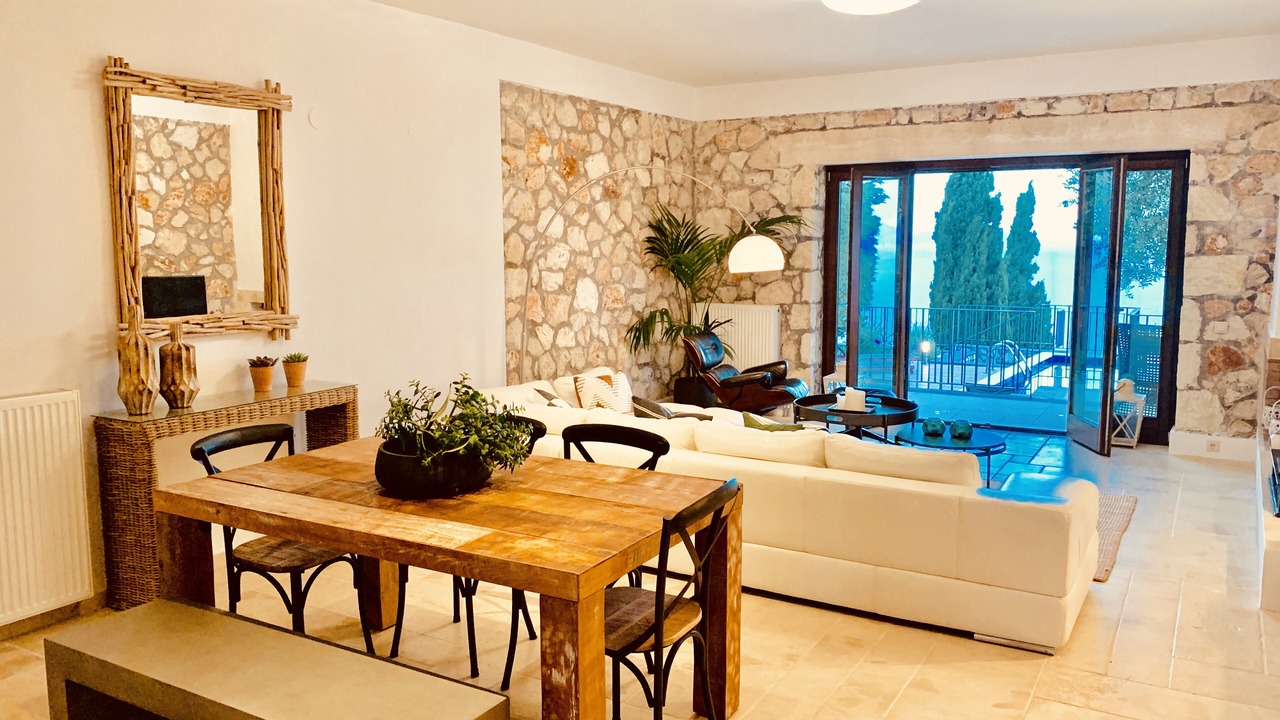 Photo of Livingroom in Erisos