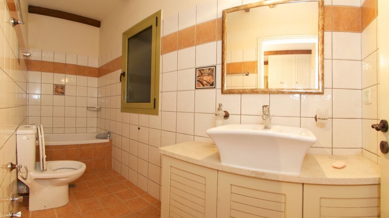 Photo of Bathroom in Kaligata