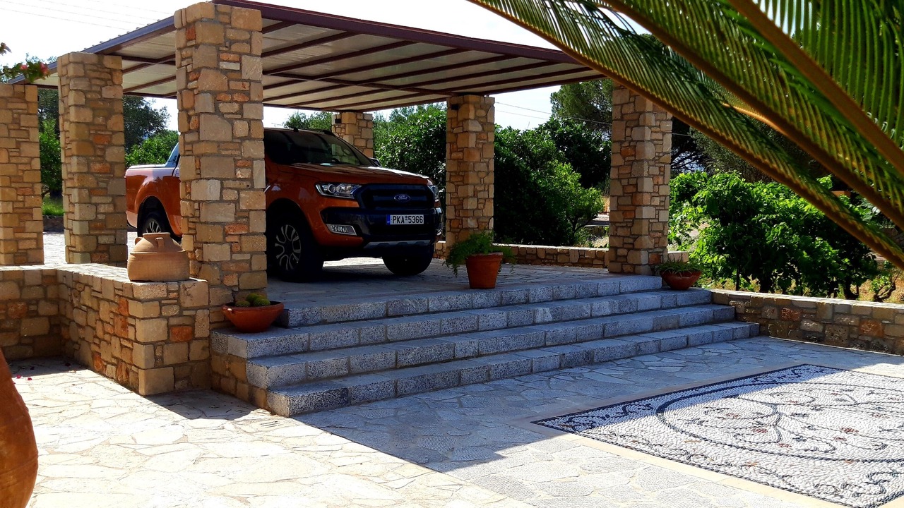 Photo of Outdoor in Pefkos