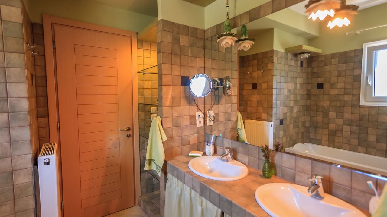 Photo of Bathroom in Agia Pelagia Chlomou