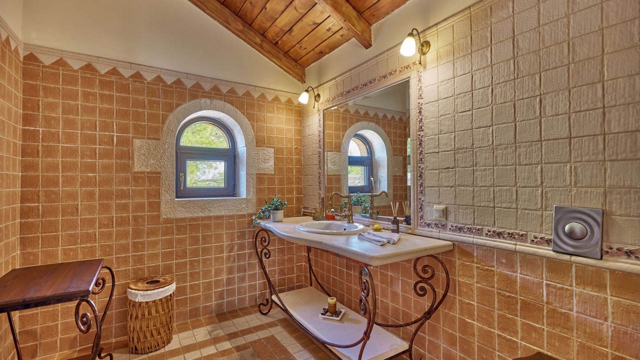 Photo of Bathroom in Koiliomenos