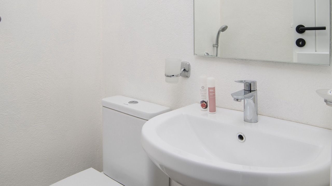 Photo of Bathroom in Plaka