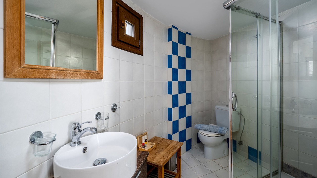 Photo of Bathroom in Ialyssos