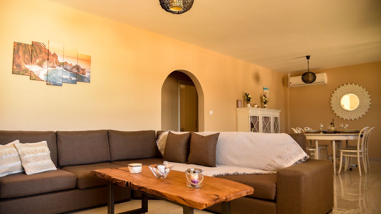 Photo of Livingroom in Amoopi