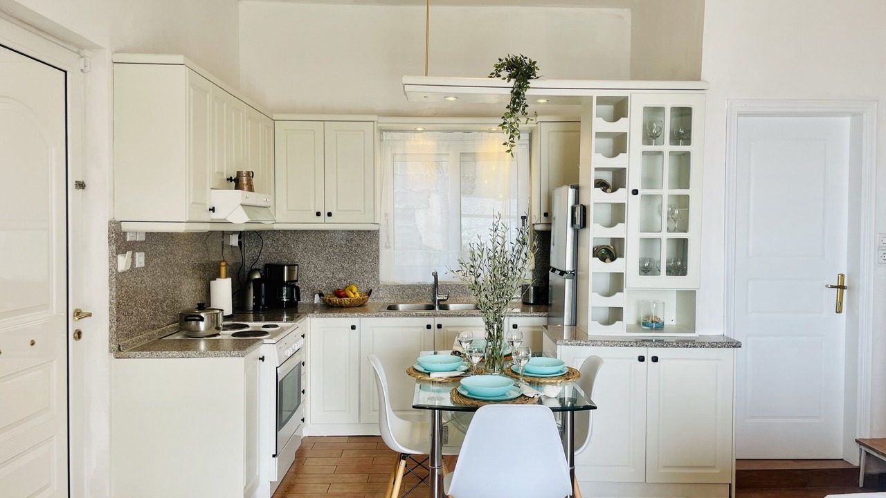 Photo of Kitchen in Limni Vouliagmenis