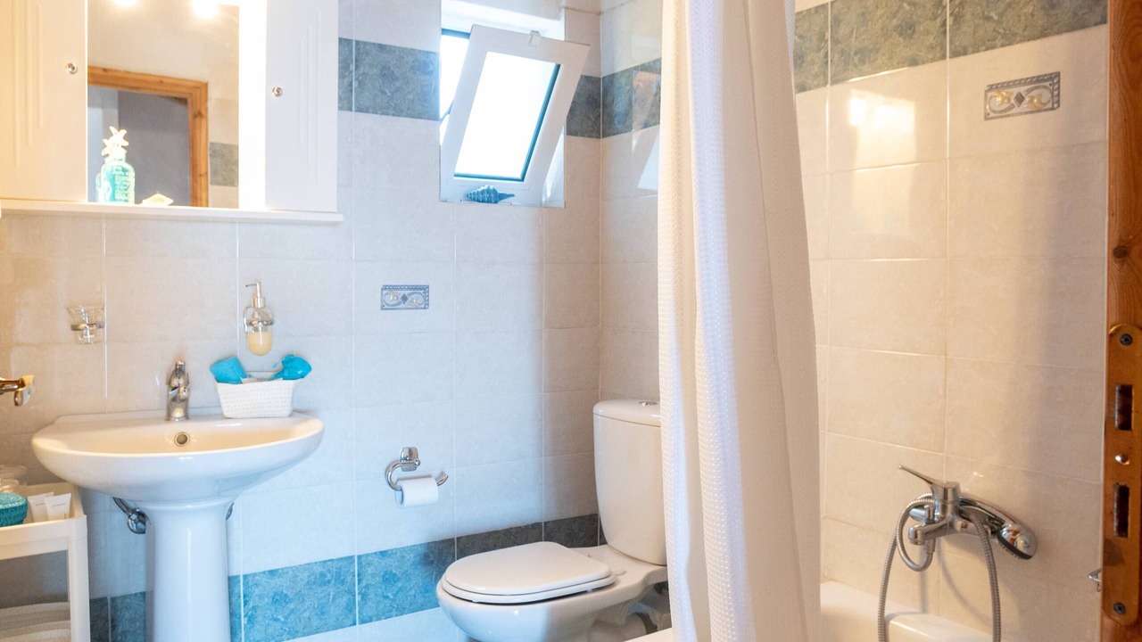 Photo of Bathroom in Limni Vouliagmenis