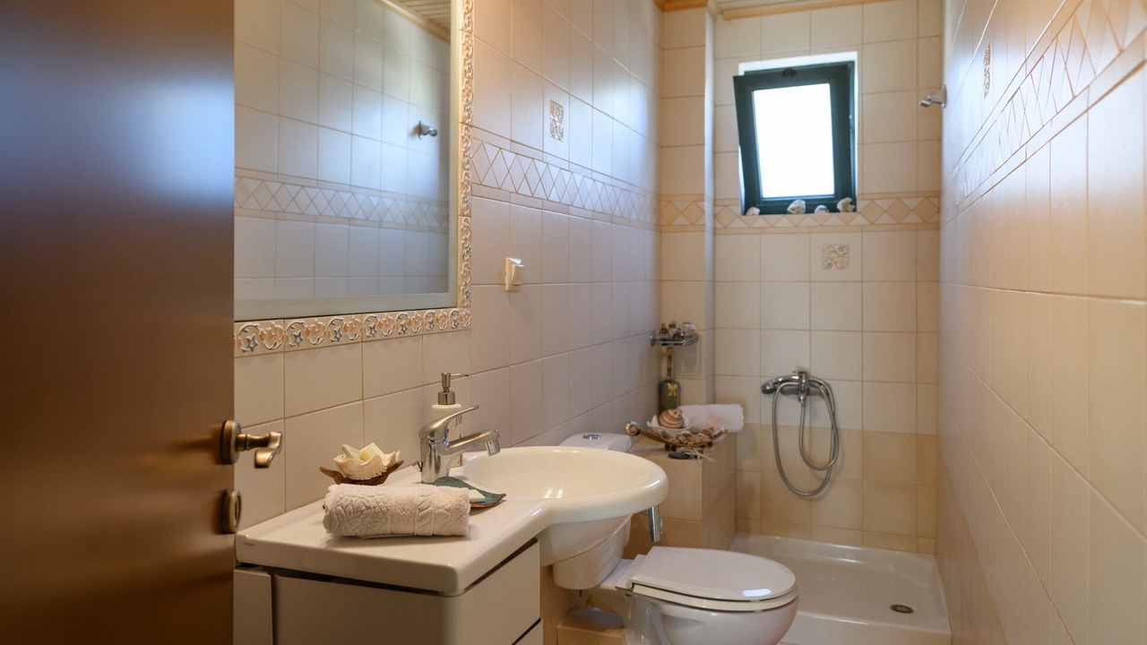 Photo of Bathroom in Faistos