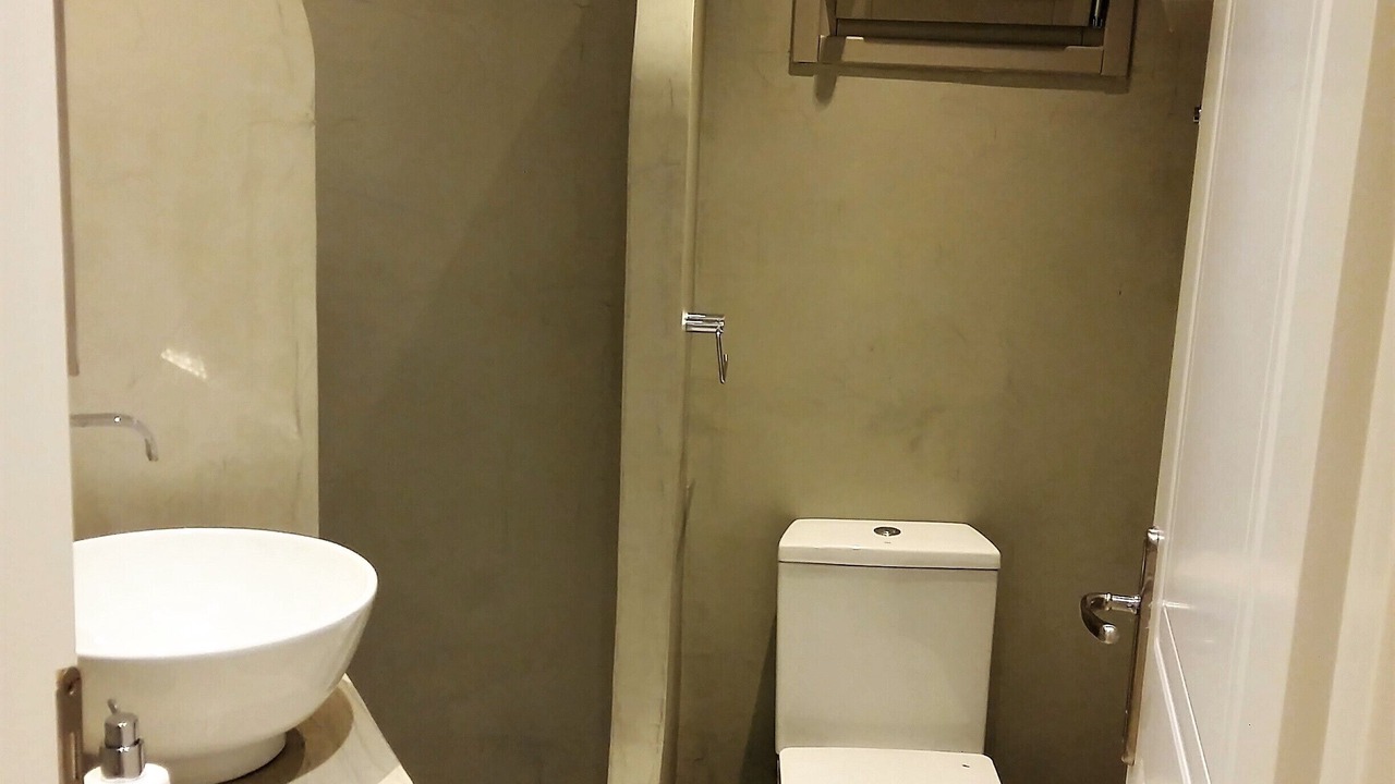 Photo of Bathroom in Ios